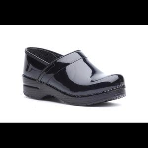 Dansko women’s professional clog